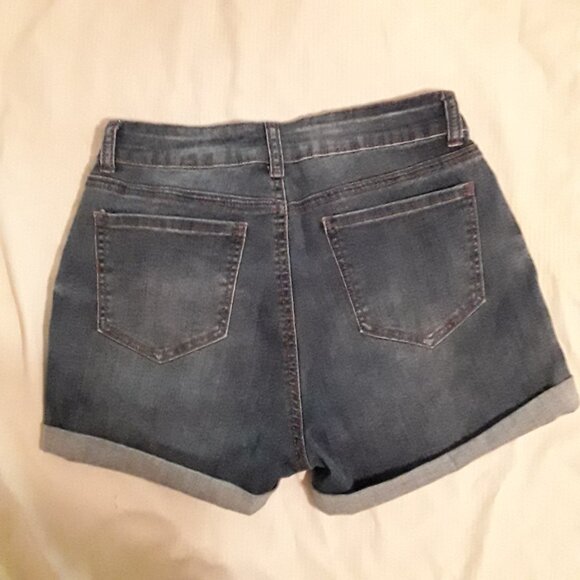 Denim stretch jean shorts, junior size 11/30 - Picture 2 of 3